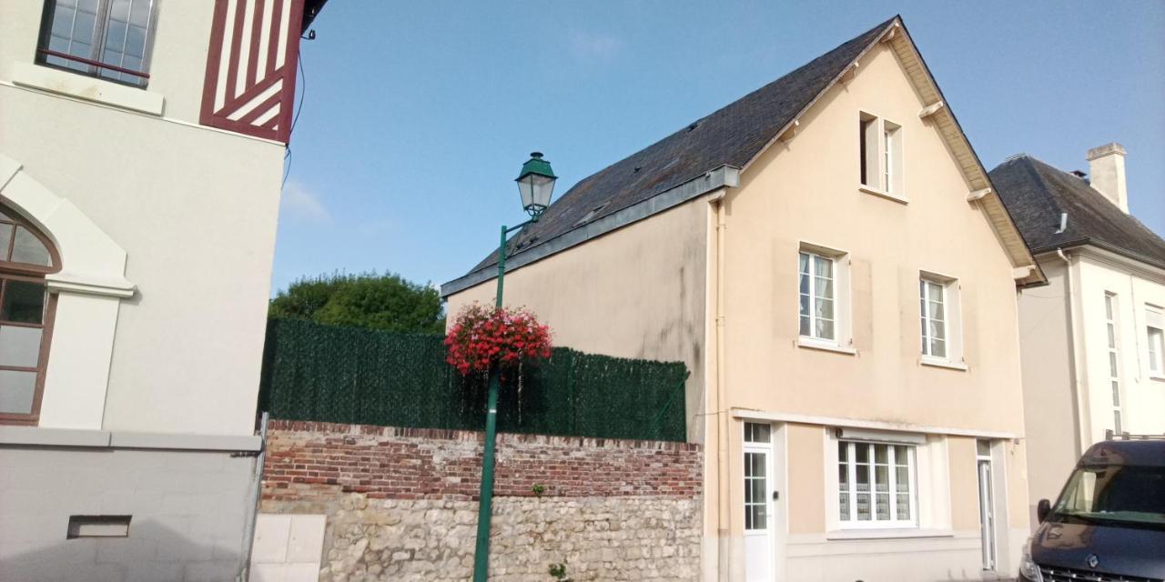 Le Deux Gaulle Apartment Le Mele-sur-Sarthe Luaran gambar